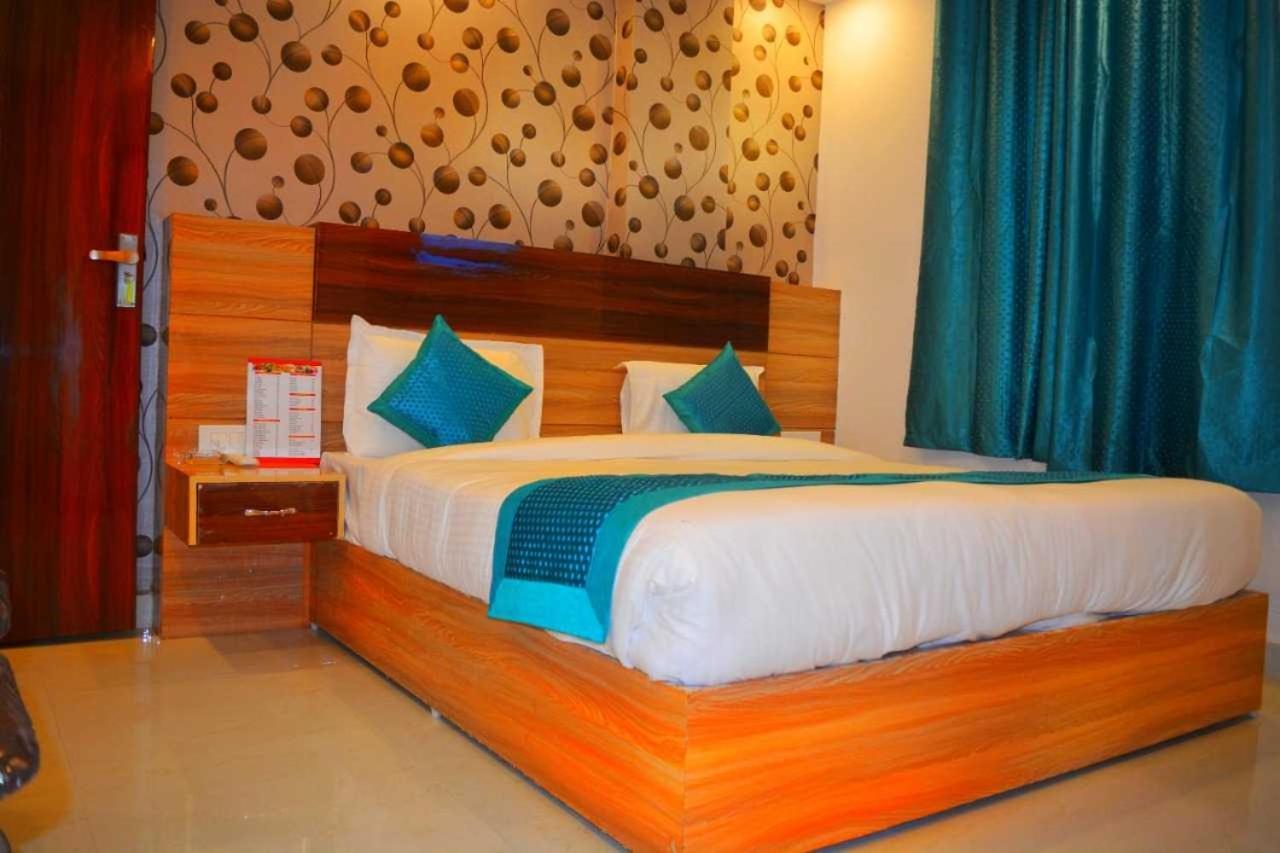 Hotel O Alpha Stay Nueva Delhi Exterior foto
